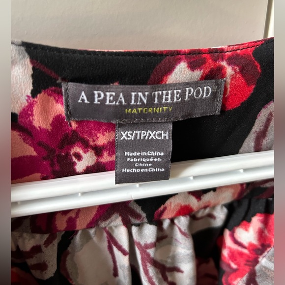 A Pea in the Pod Maternity Blouse - Picture 3 of 3